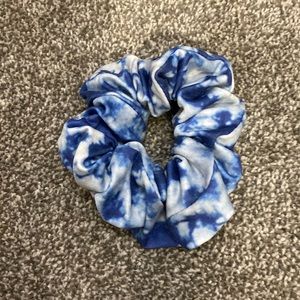 Claire’s blue tye dye scrunchie